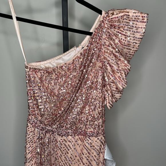 NWT MAC DUGGAL Apricot Sequin Embellished Puff One Shoulder Maxi Gown Women’s - Picture 4 of 12